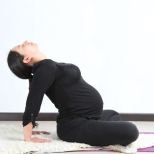 Yoga prenatal (yoga embarazo) online o presencial